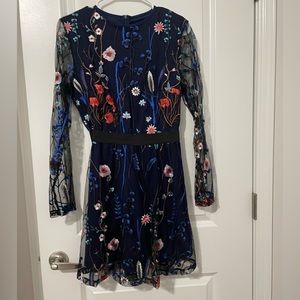Floral embroidered dress with zipper on the back